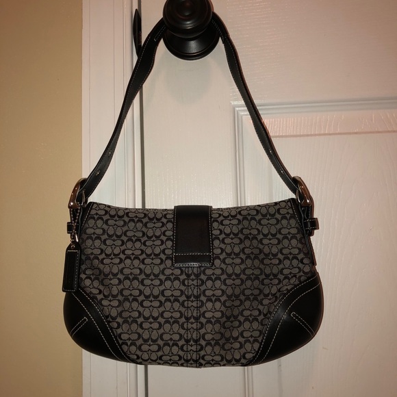 COACH Retro Signature Fabric & Leather Hobo purse - Picture 4 of 10